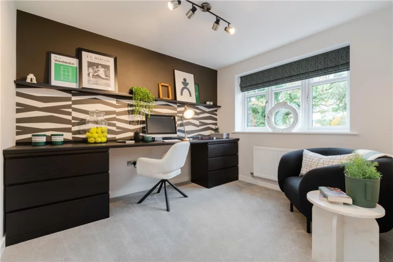 Image carousel 3319736 1764209875