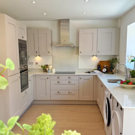 Image carousel 3454991 1761750111