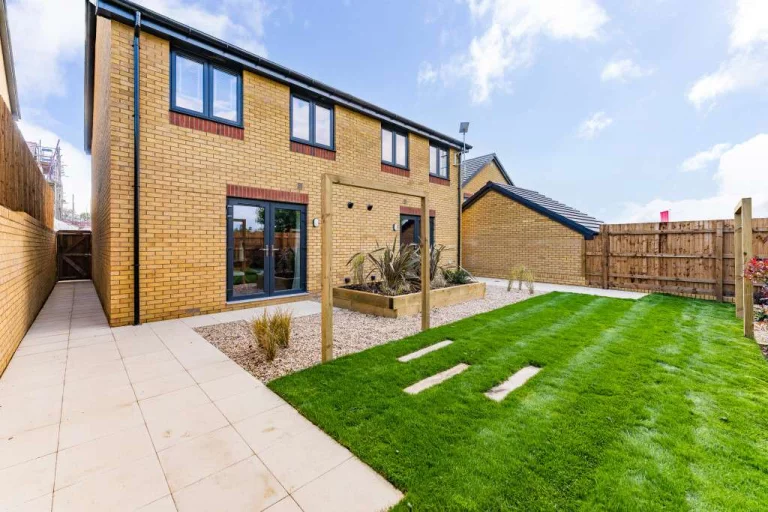 Image carousel 3500821 1762480893