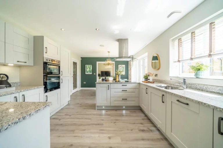 Image carousel 3504106 1763010062