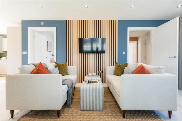 Image carousel 3504756 1763086167