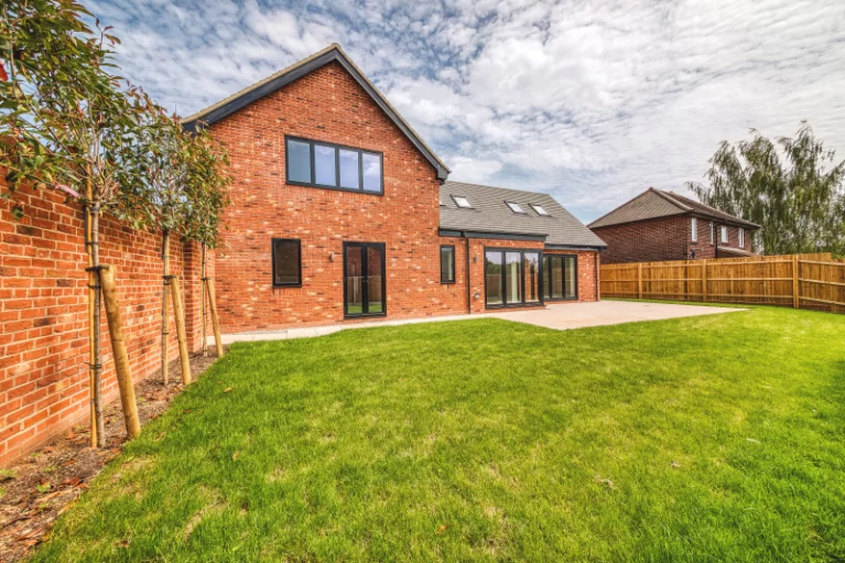 Image carousel 3515346 1765124356