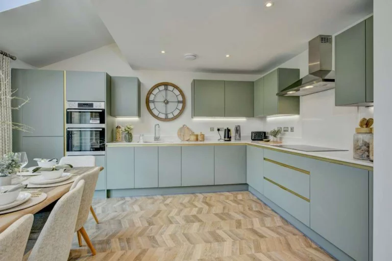 Image carousel 3517336 1765591297