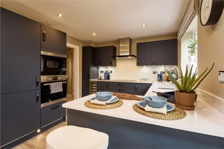 Image carousel 3517646 1765765333