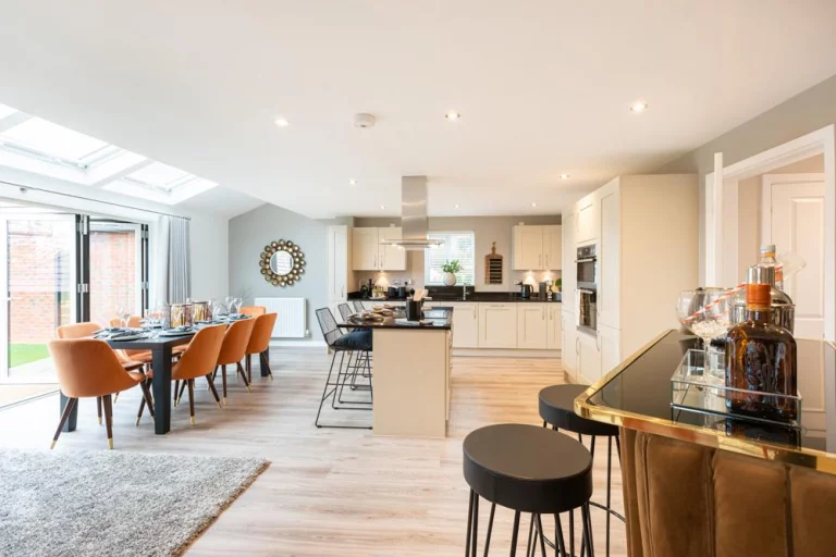 Image carousel 3526621 1768270143