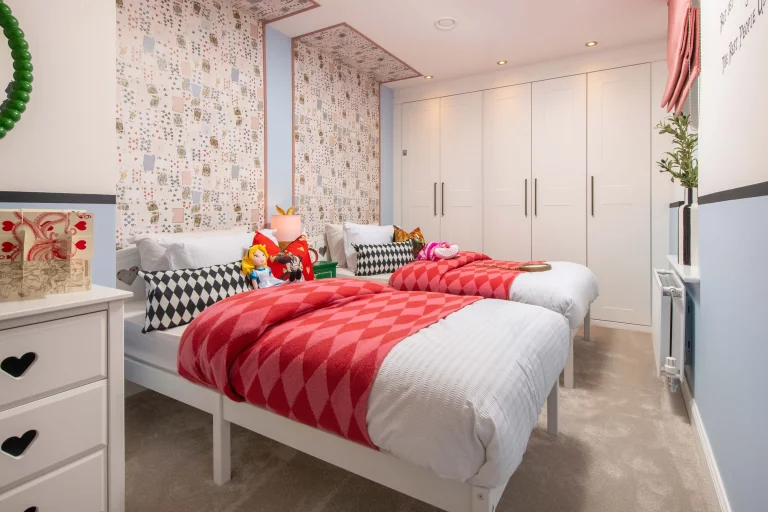 Image carousel 3554906 1772593476