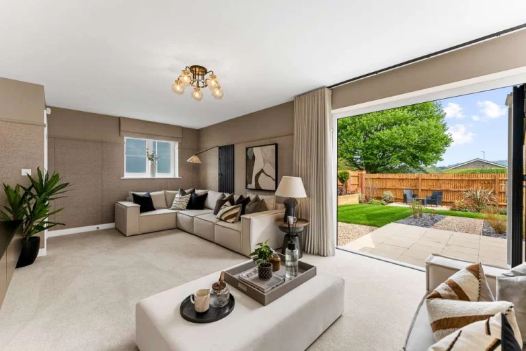 Image carousel 3564381 1773972088