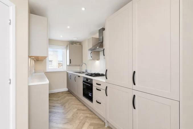 Property box 3681756 1792551809
