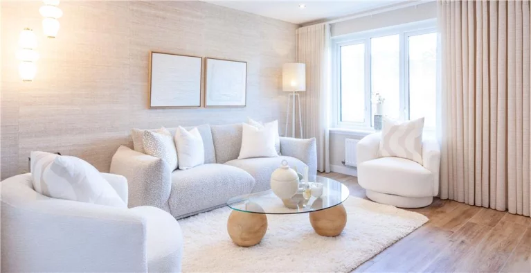 Image carousel 3006176 1776218835