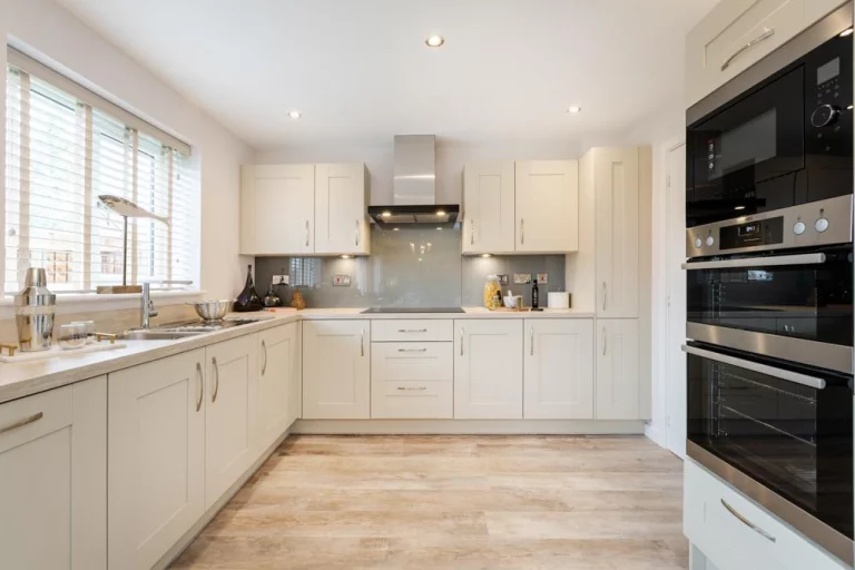 Image carousel 3191516 1773886395