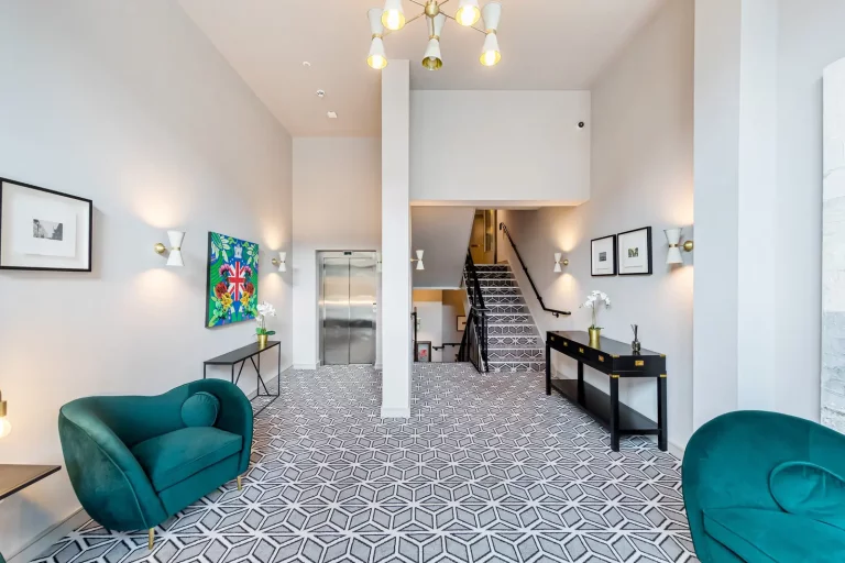 Image carousel 3204906 1765130296