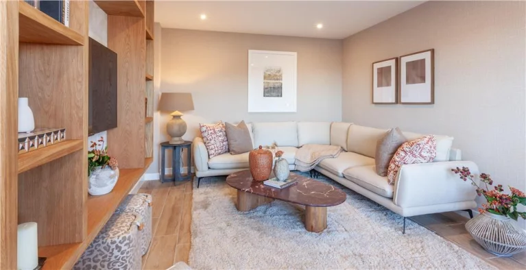 Image carousel 3302966 1764641012