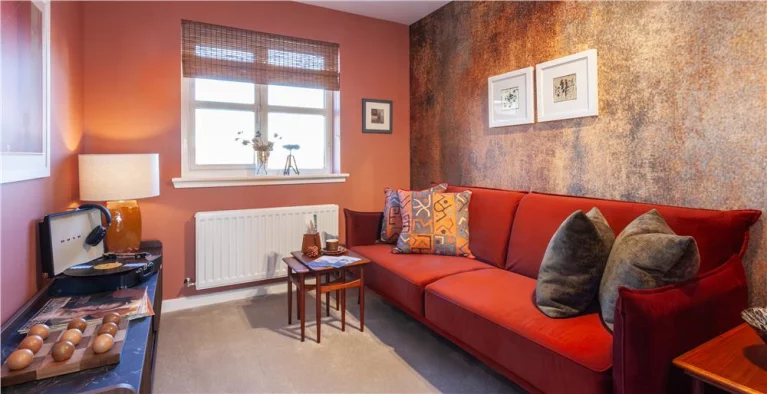 Image carousel 3303221 1764641019