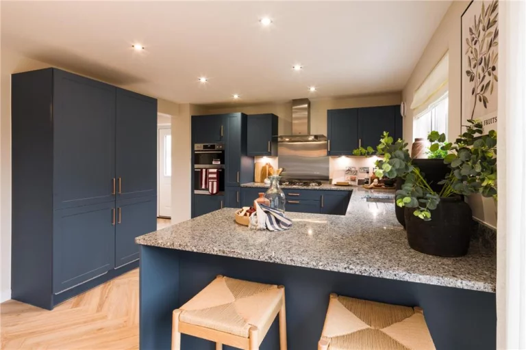 Image carousel 3303376 1775701134