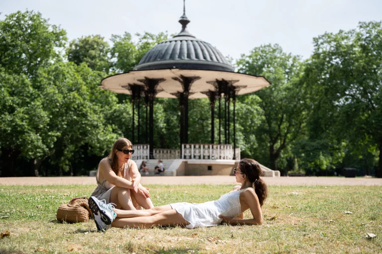 Image carousel 3308901 1750500092