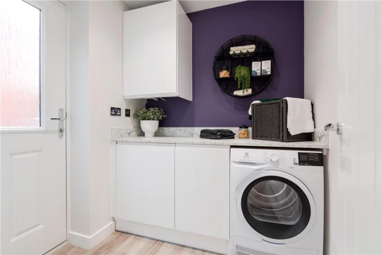 Image carousel 3319656 1764209875