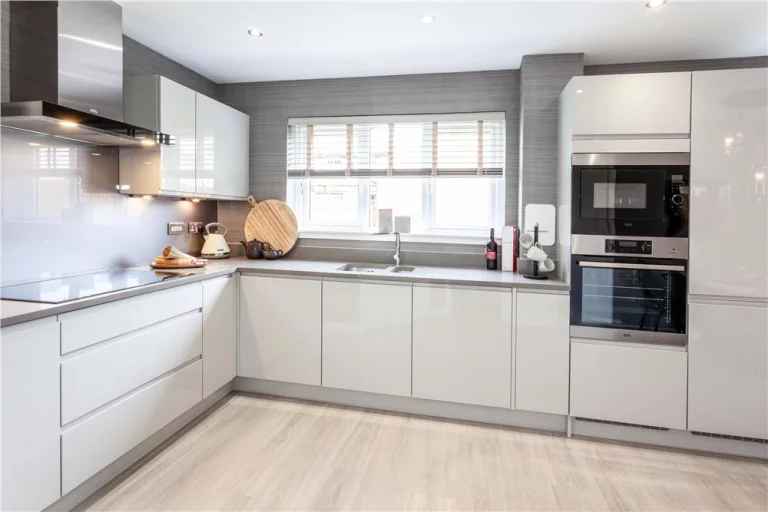 Image carousel 3464216 1776650834