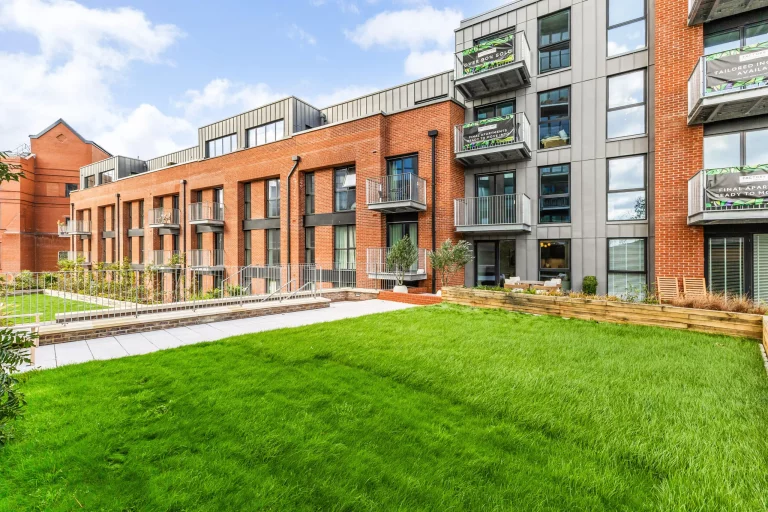 Image carousel 3485931 1765130348