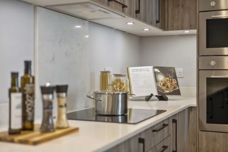 Image carousel 3485936 1762771865