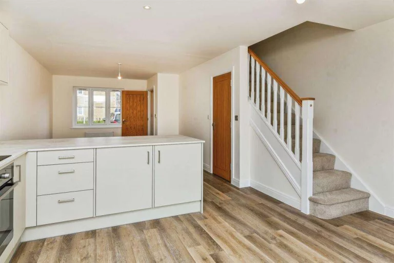 Image carousel 3496996 1761789673