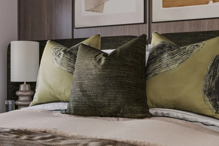 Image carousel 3501866 1762571049