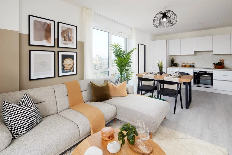 Image carousel 3501921 1762571052