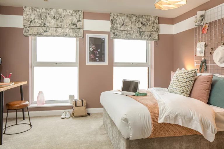 Image carousel 3503281 1763002876