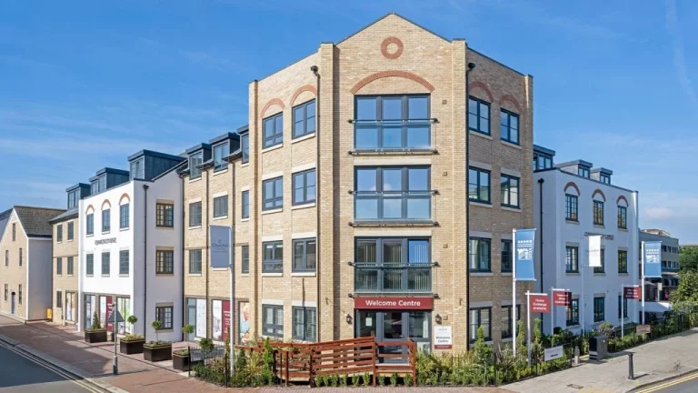 Image carousel 3504651 1763040025