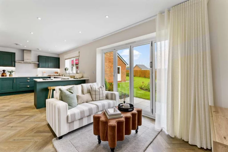 Image carousel 3507916 1763604057