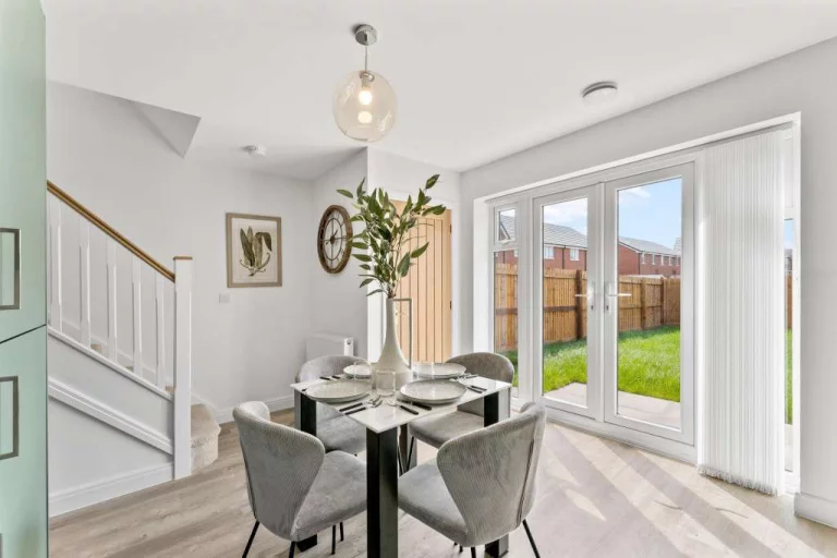 Image carousel 3508506 1763776869