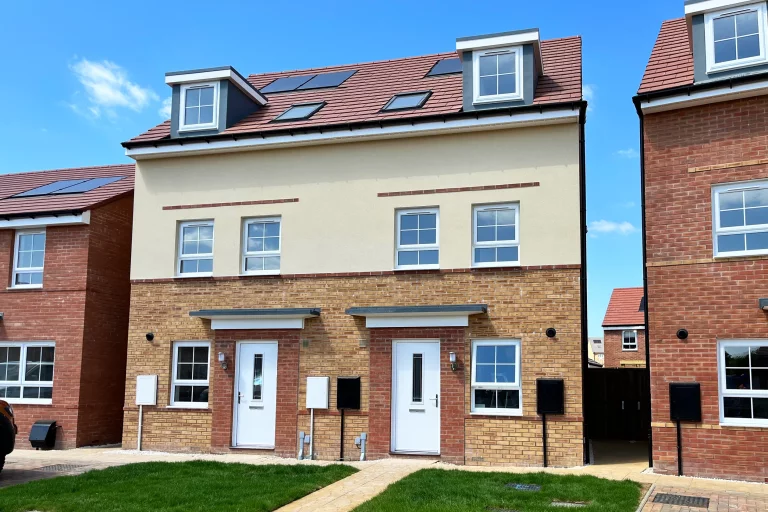 Image carousel 3508821 1763780620