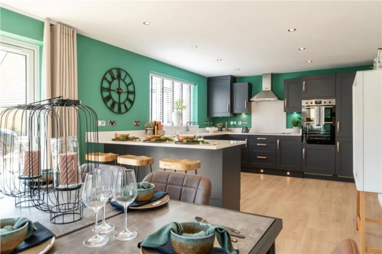 Image carousel 3509046 1763864124