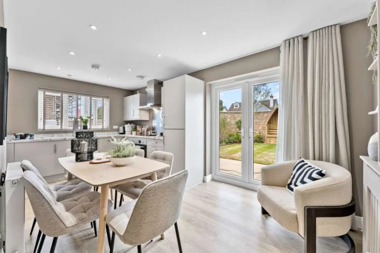 Image carousel 3509746 1764122475