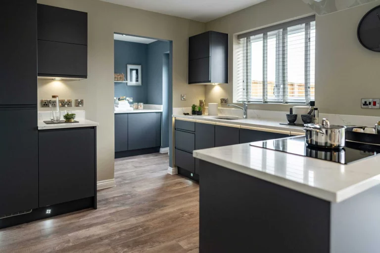 Image carousel 3510031 1764133271