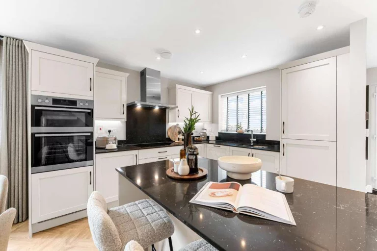 Image carousel 3510951 1764295285