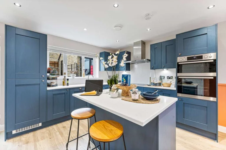 Image carousel 3513726 1764900066