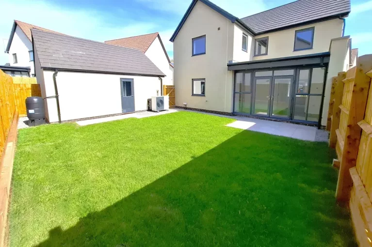 Image carousel 3517781 1765793854