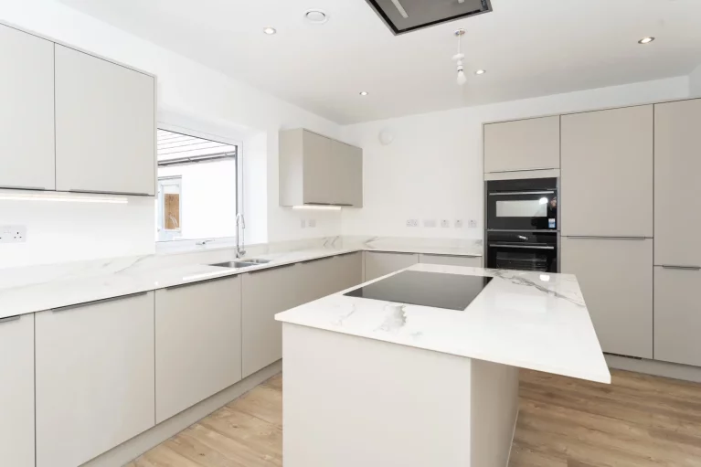 Image carousel 3517791 1765793896