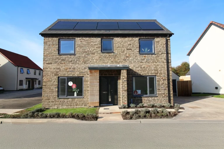 Image carousel 3517796 1765793911