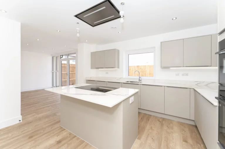 Image carousel 3517801 1765793928