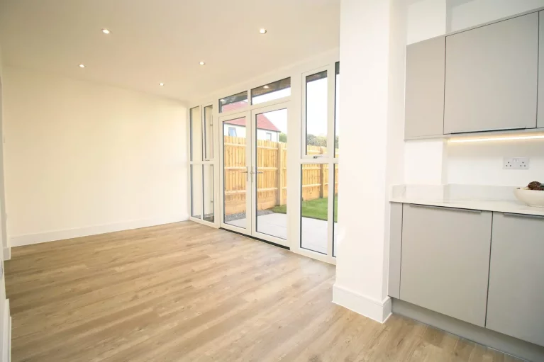 Image carousel 3517806 1765793954