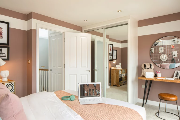 Image carousel 3518126 1765854078