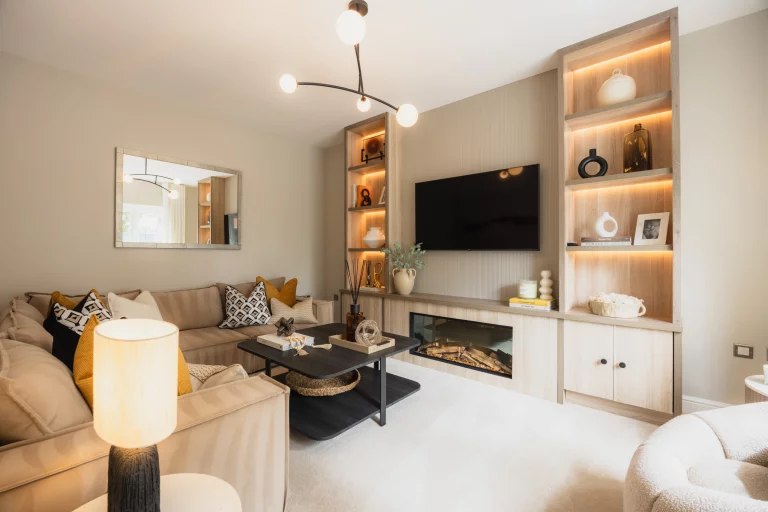 Image carousel 3520916 1766480012