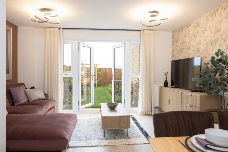 Image carousel 3526886 1768273347