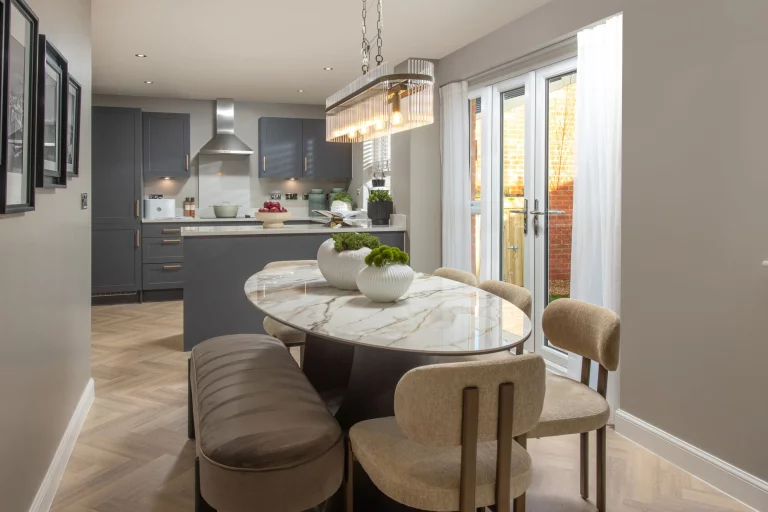 Image carousel 3526916 1768273403