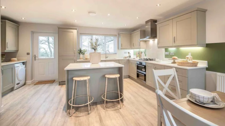 Image carousel 3527151 1768356062