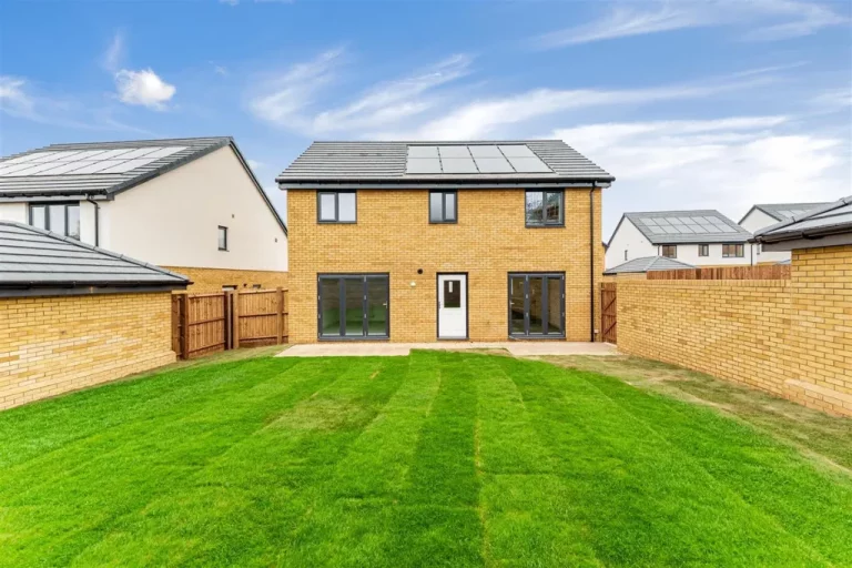 Image carousel 3527536 1768356081