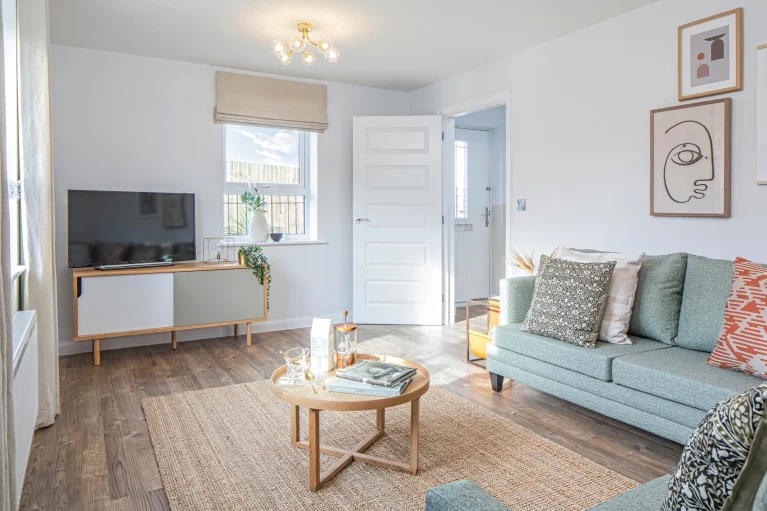 Image carousel 3527586 1768359796