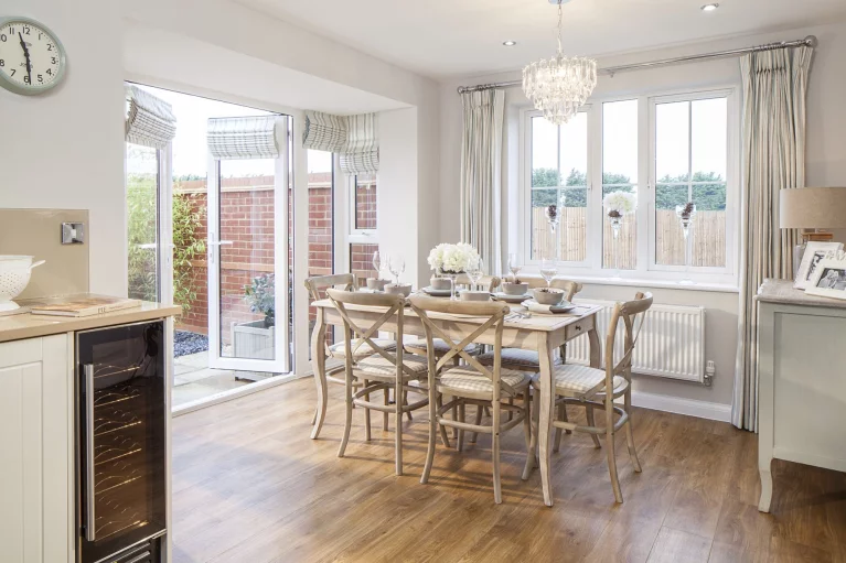 Image carousel 3527596 1768359797