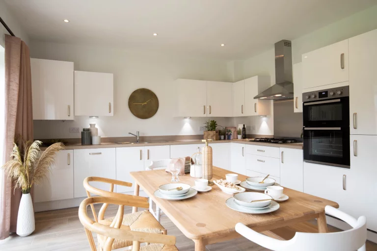 Image carousel 3528976 1768580892